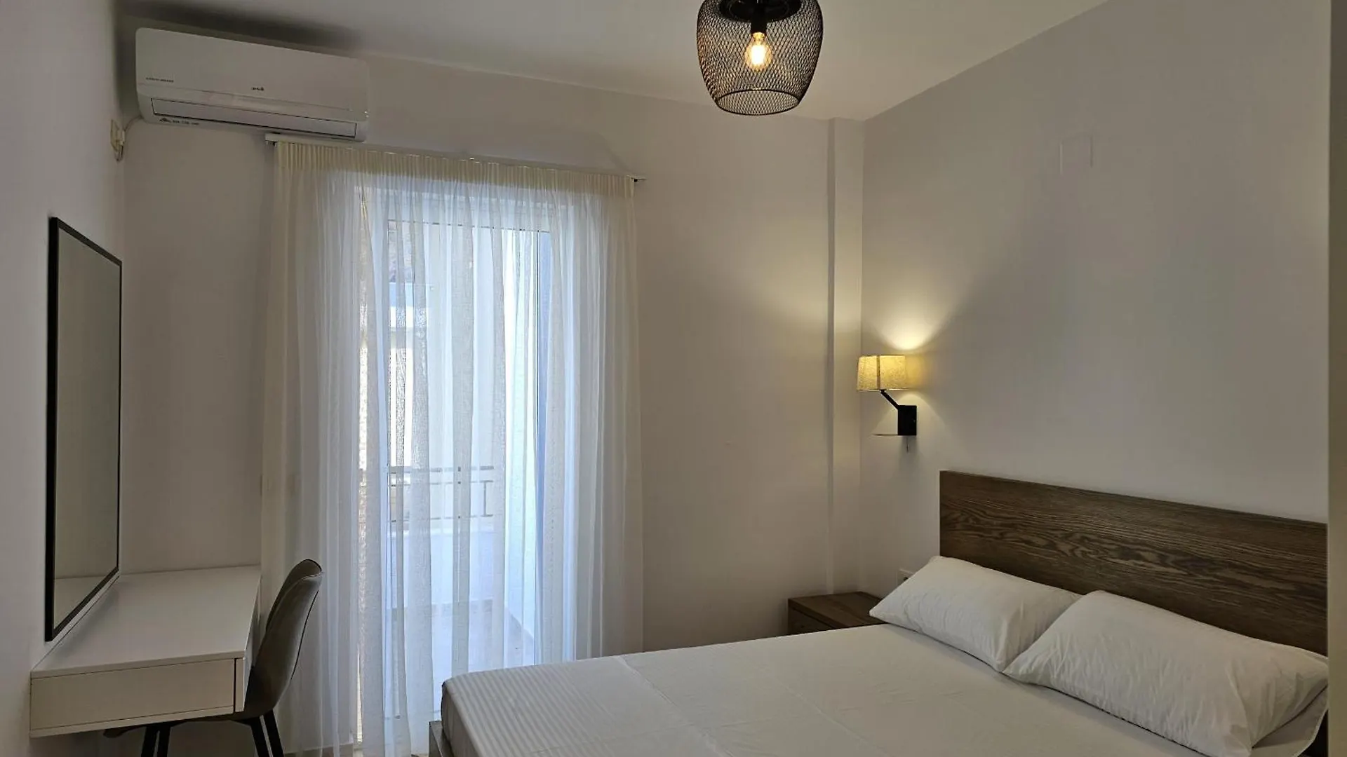 Janusz Apartemnt Apartment Sarande