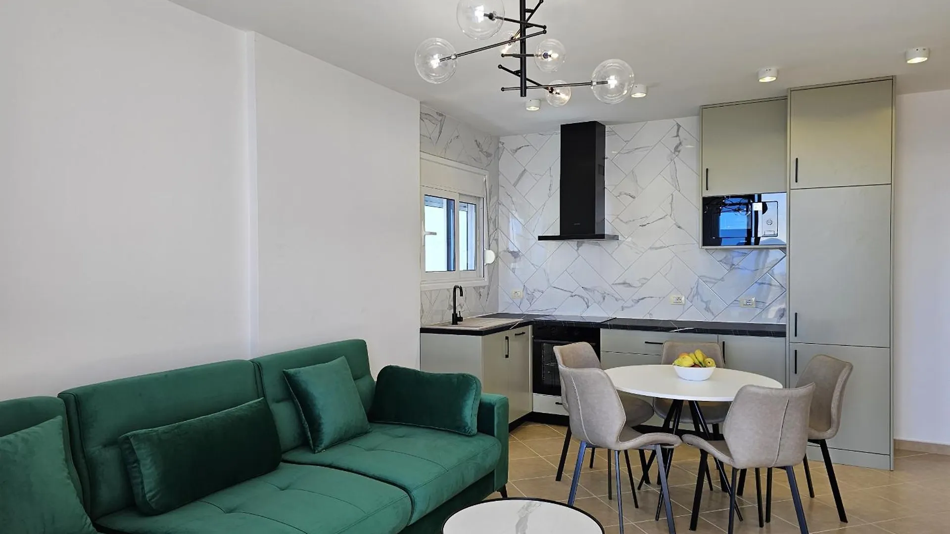 Janusz Apartemnt Apartment Sarande